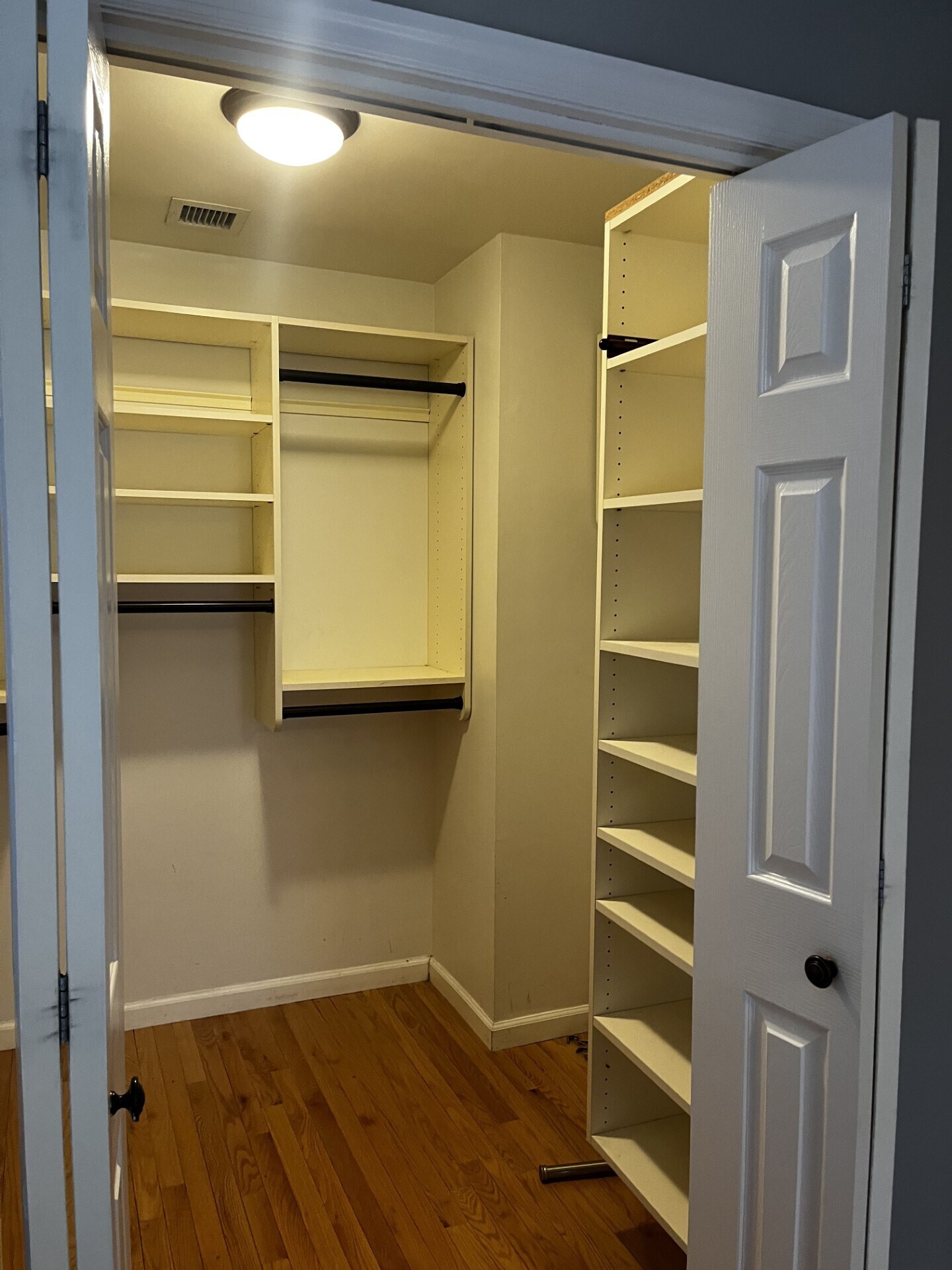 Building Photo - 280 S Boulevard