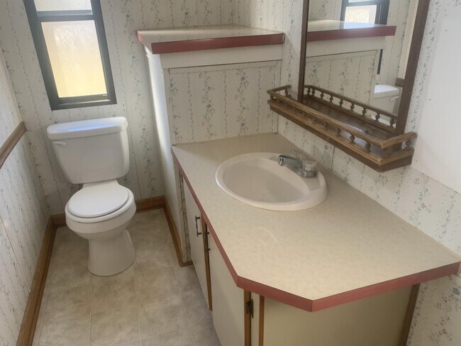 Building Photo - 1032 Aaron Ln