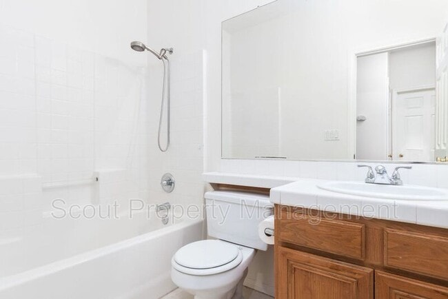 Building Photo - 41423 Temeku Dr