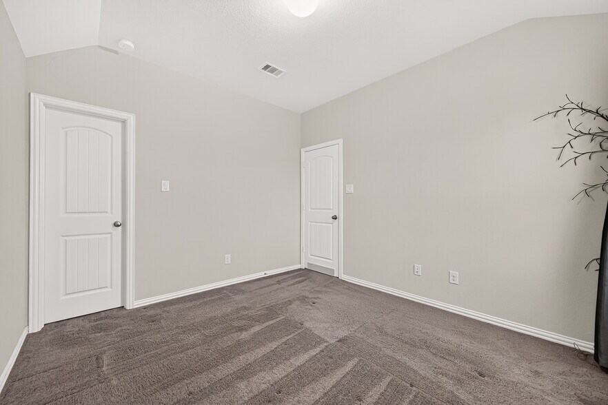 Building Photo - 20223 Highfield Park Dr