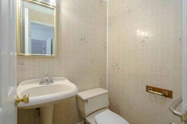 Building Photo - 2377 Williamstown Ct