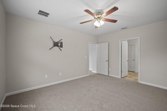 Building Photo - 548 Coyote Dr