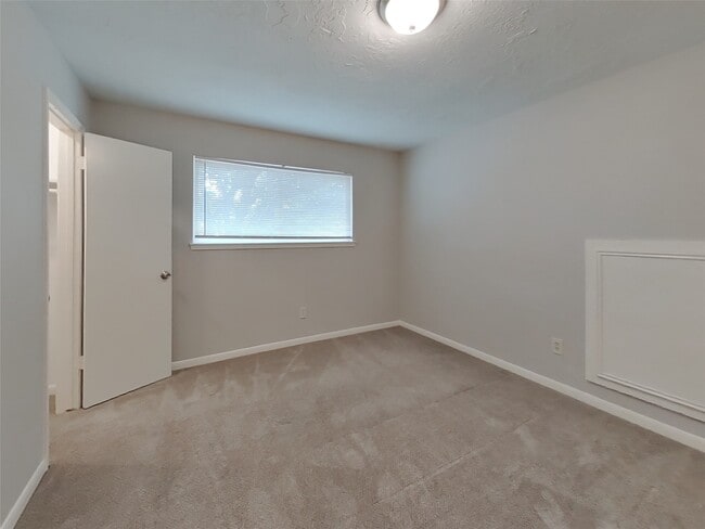 Building Photo - 12027 Arrowhead Glen Dr