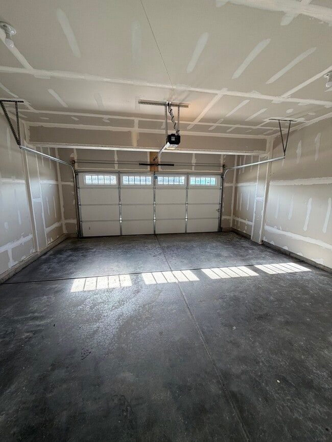Building Photo - 12172 Dodwell St