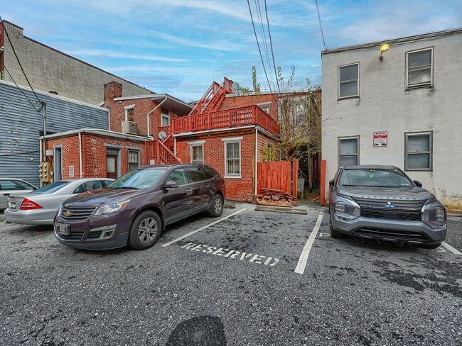 Building Photo - 1006 N 3rd St