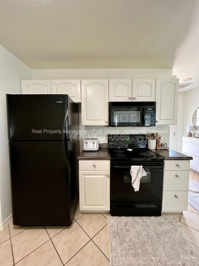 Building Photo - 2728 Westminster Dr