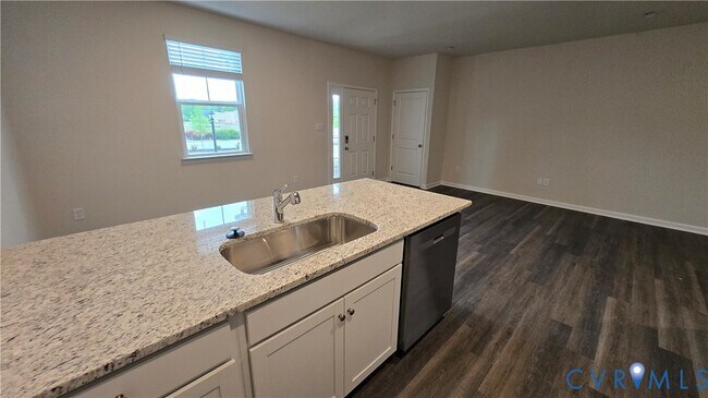 Building Photo - 6013 Banyan Ln