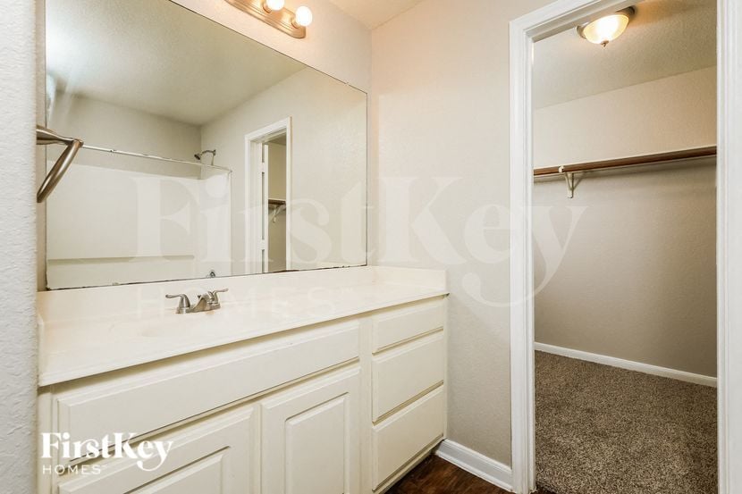 Building Photo - 10934 Moonlit Canyon