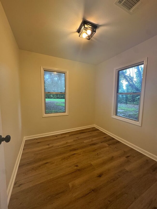 Building Photo - 3 Bed / 1 Bath between Jonesboro and Lake City