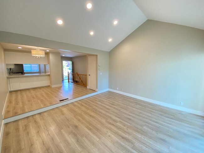 Building Photo - 2 Bed 1.5 Bath Condo In Moraga *Remodeled*