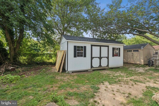Building Photo - 181 Crossland Ave