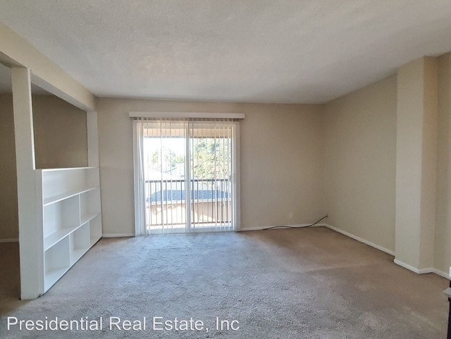 Building Photo - 110 Roundtable Dr