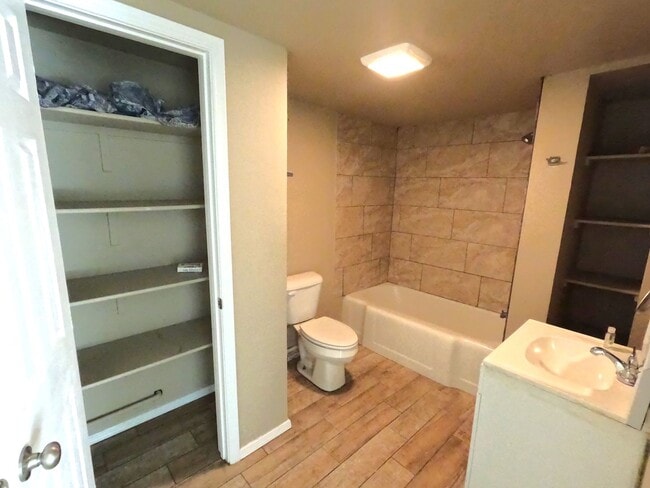 Building Photo - 1496 California