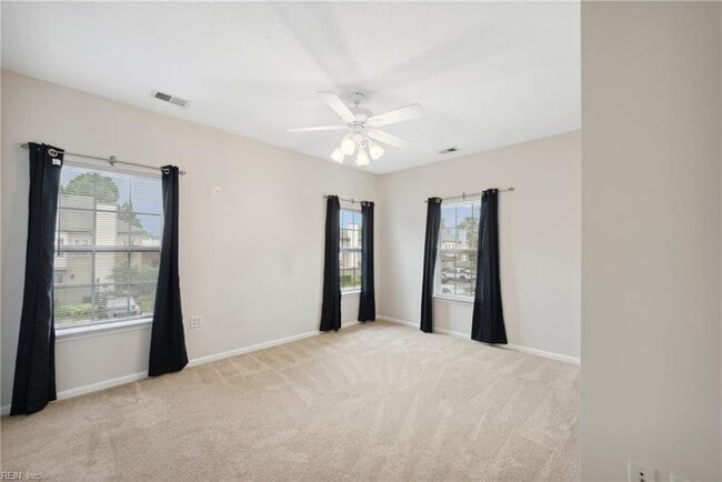 Building Photo - 2412 Wessington Dr