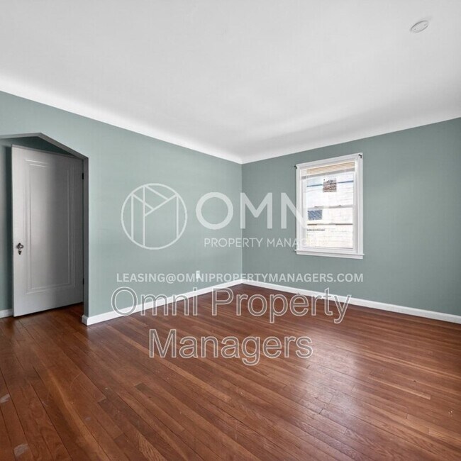 Building Photo - 11529 Roxbury St