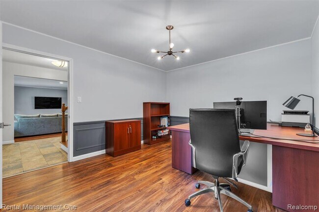 Building Photo - 3015 High Pointe Ct