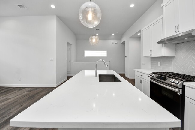 Building Photo - 9577 Neuens Rd