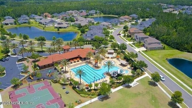 Building Photo - 714 Servia Dr