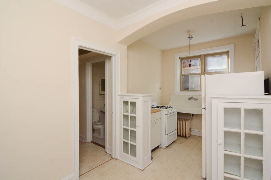 Building Photo - 4321 N Paulina St