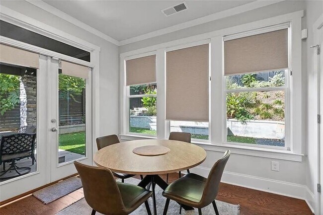 Building Photo - 813 Coleman St SW