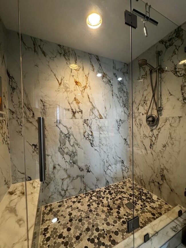 Building Photo - 2/2 in Marina Grande