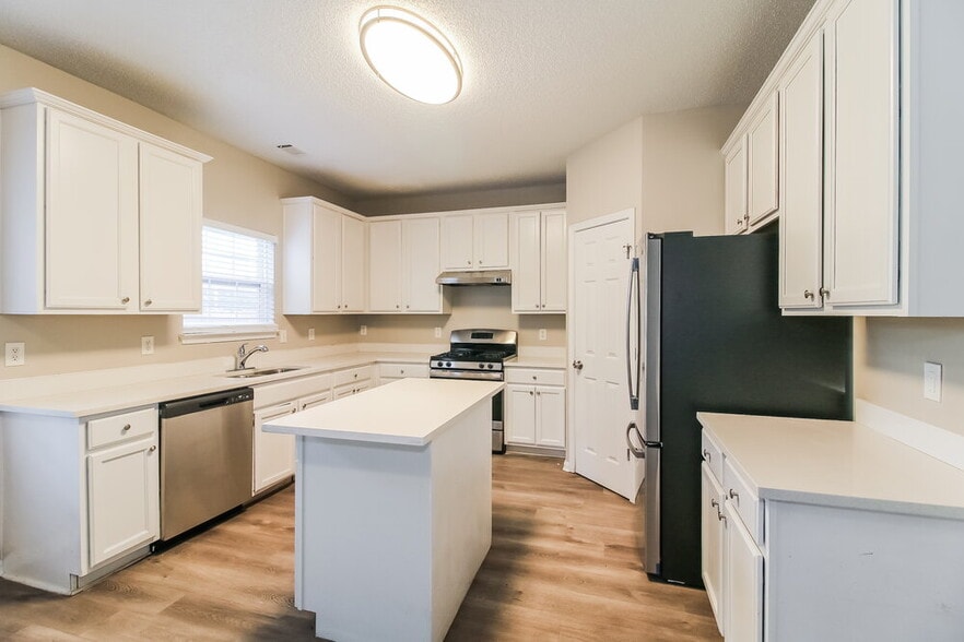 Building Photo - 6657 Delaware Bend