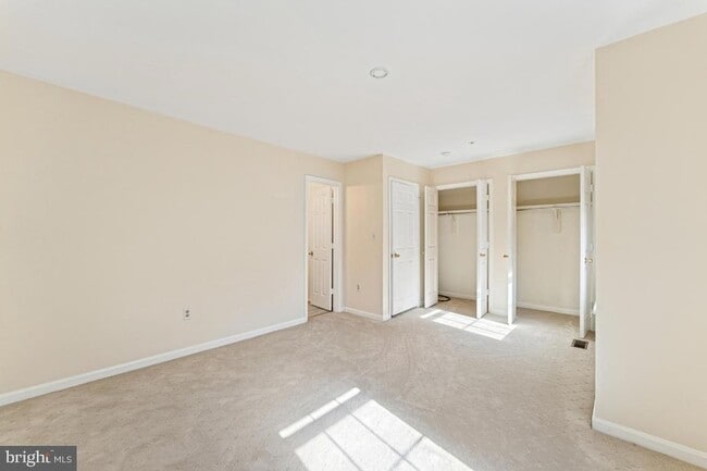 Building Photo - 127 College Station Dr