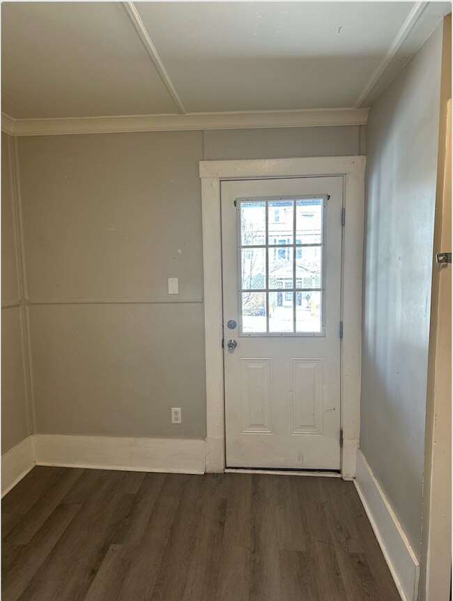 Building Photo - 18 Calloway St