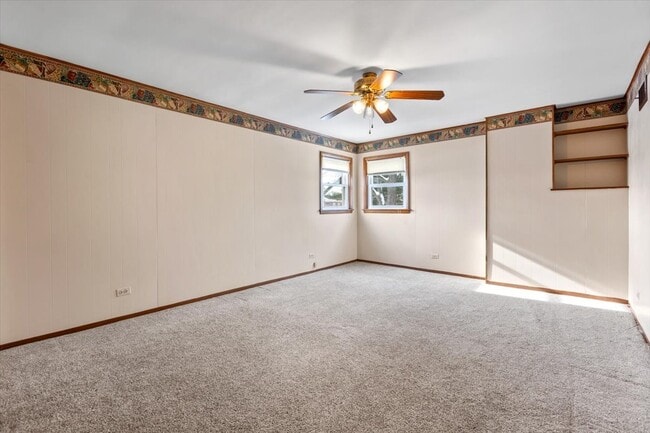 Building Photo - 9108 S Utica Ave