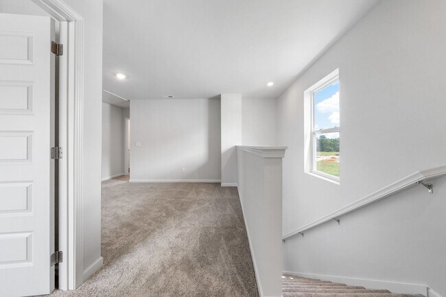 Building Photo - 457 Perthshire Lp