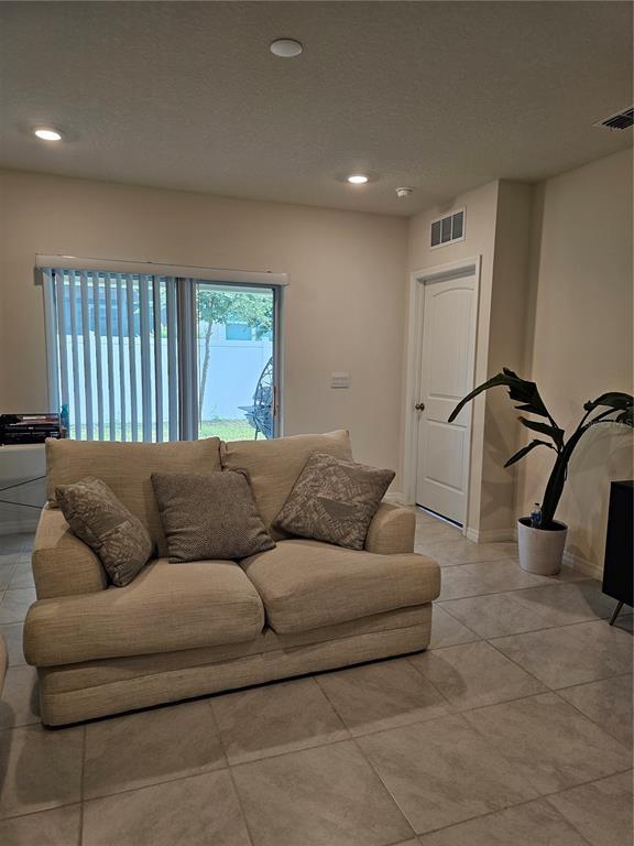 Building Photo - 20000 Royal Tern Ct