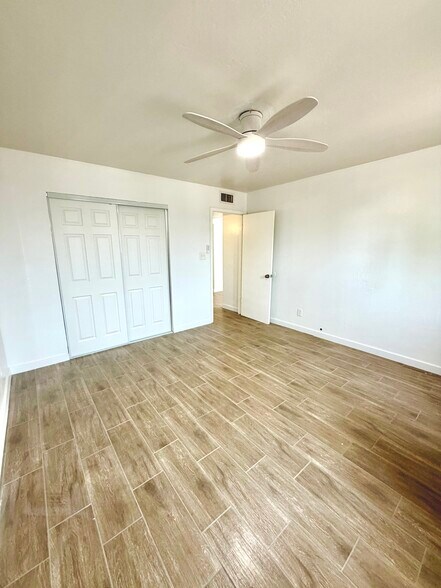 Building Photo - 1731 E Cheery Lynn Rd