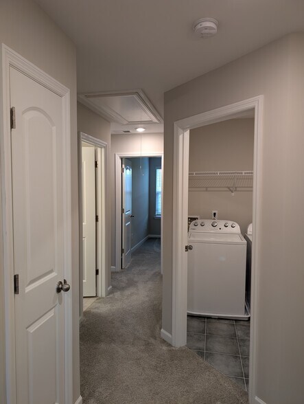 Building Photo - 204 Netherlands Blvd