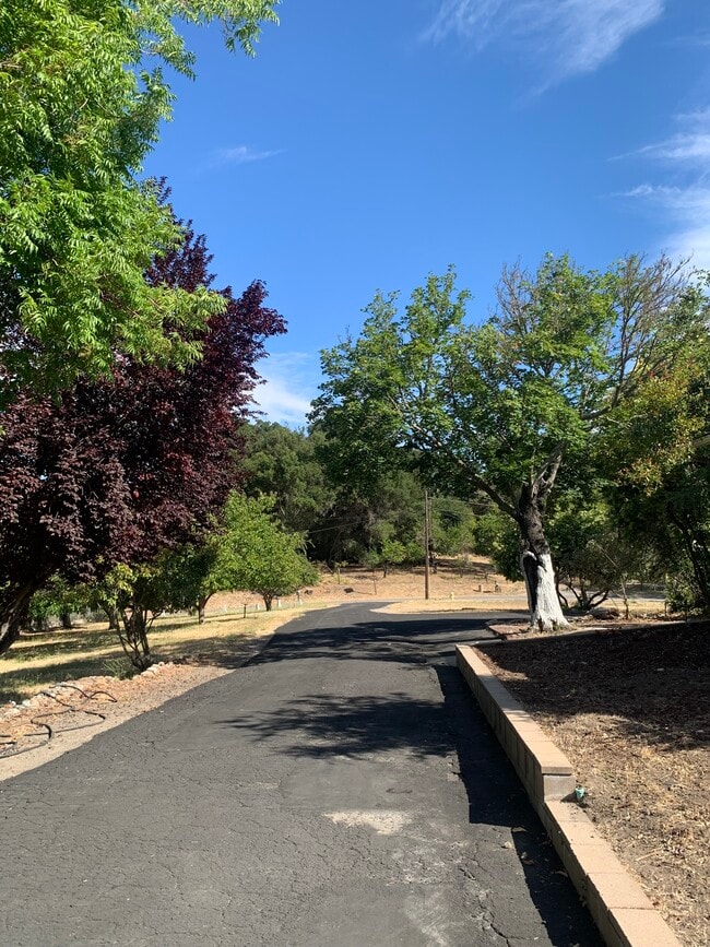 Building Photo - 9080 Santa Lucia Rd