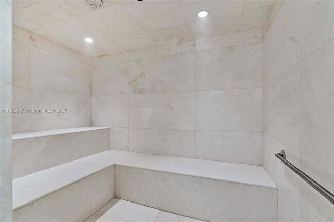 Building Photo - 1643 Brickell Ave