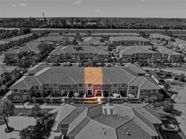 Building Photo - 6141 NW 115th Pl