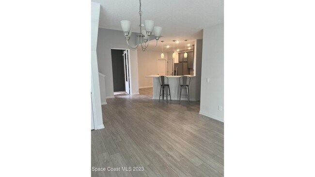 Building Photo - 754 Carlsbad Dr