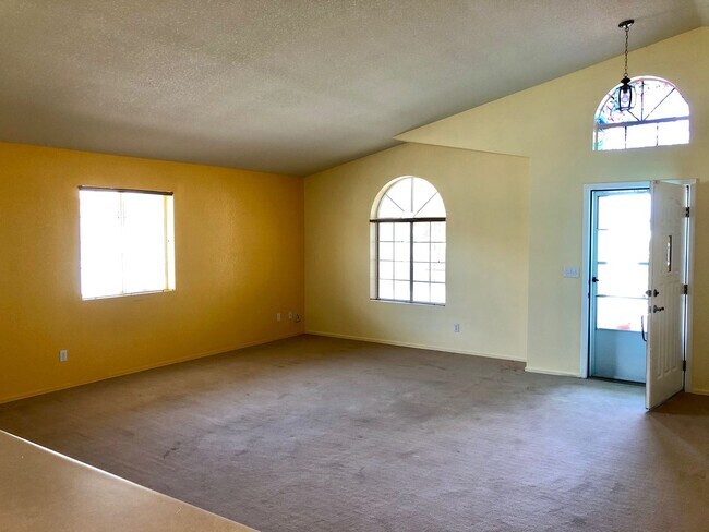 Building Photo - Great 3 Bedroom, 2 Bathroom Home in Quiet Neighborhood!