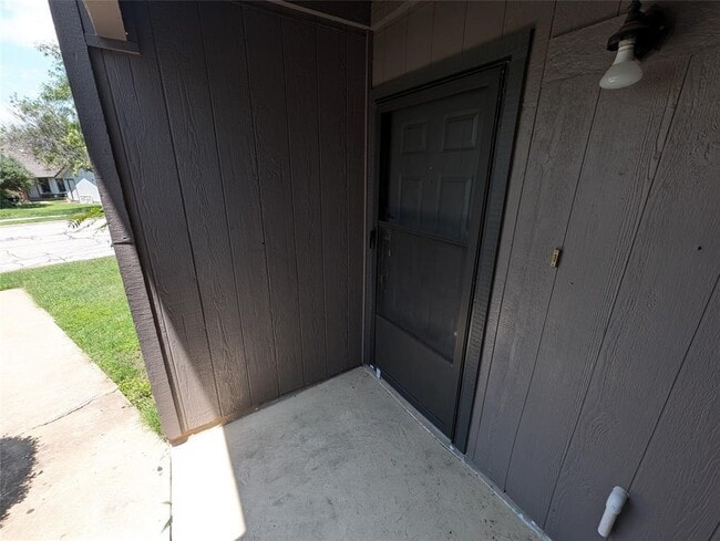 Building Photo - 400 Rawhide Loop