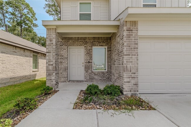 Building Photo - 24106 Juniper Hts Dr