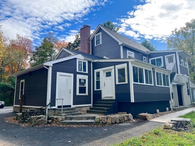 Building Photo - 125 Maple St