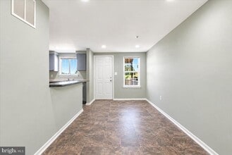 Building Photo - 3426 Round Rd