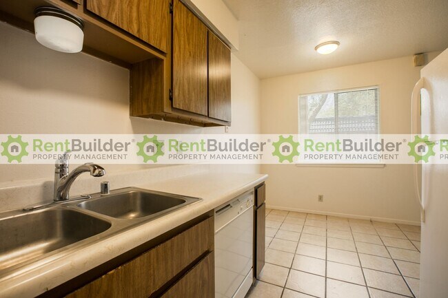 Building Photo - 12124 Menaul Blvd NE