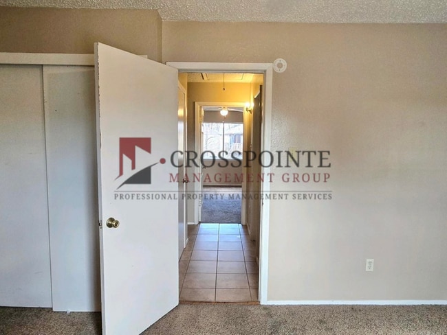 Building Photo - Tour Today! 2/1.5 Townhome in Longview