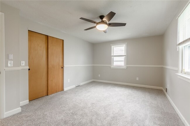 Building Photo - 345 Colebourne Rd
