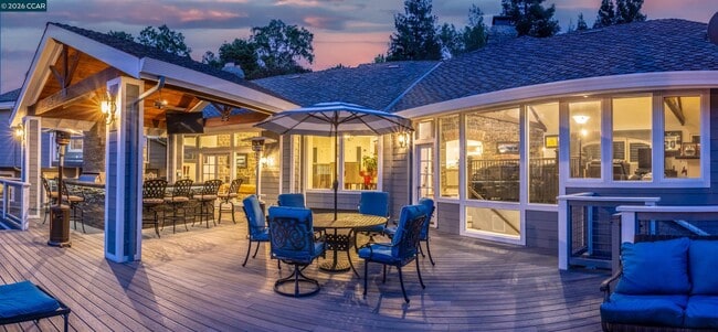 Building Photo - 2324 Saddleback Dr