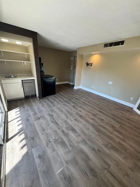 Building Photo - 2241 Burnway Rd