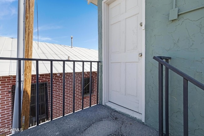 Building Photo - 1108 E Portland St