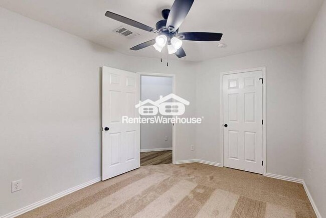 Building Photo - MOVE IN READY - 3BED/2BATH - FORNEY TEXAS