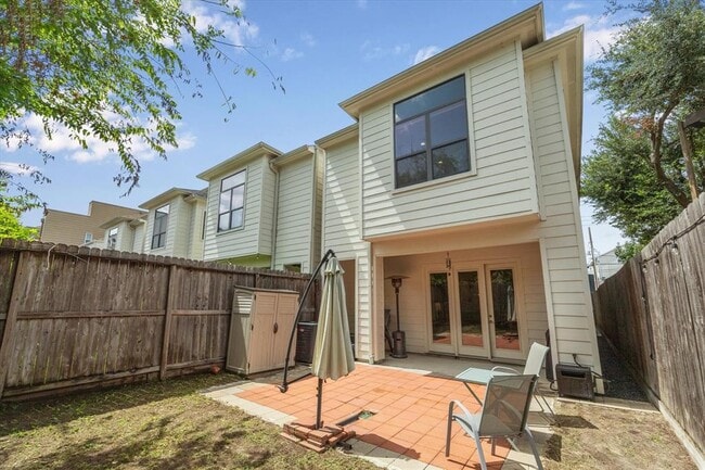Building Photo - 4205 Koehler St